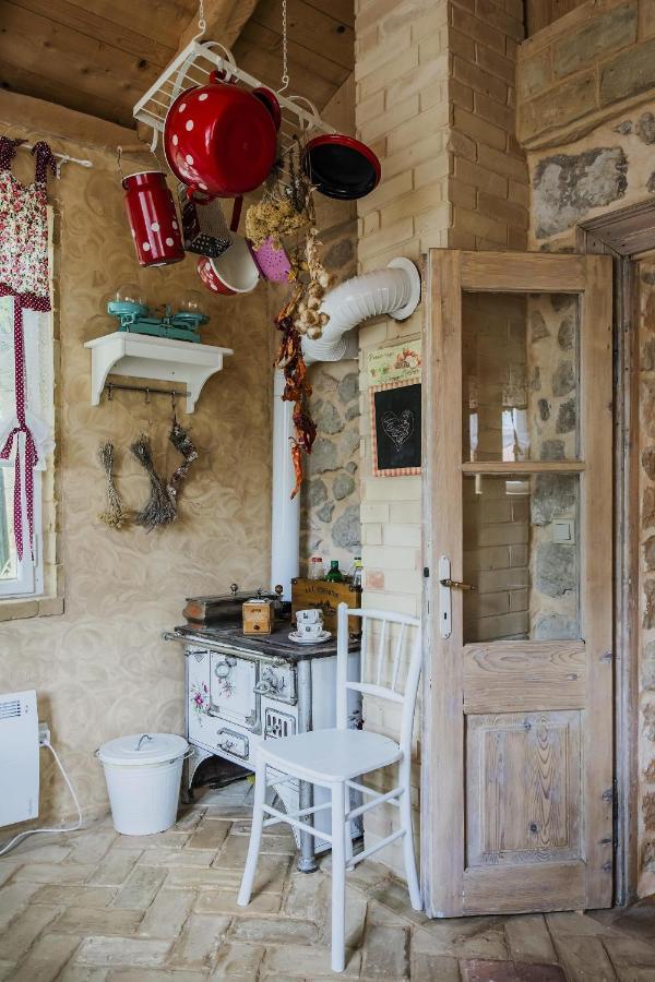 Villa Festina Lente - Cosy & Authentic Villa With Private Heated Pool Dobrinj エクステリア 写真