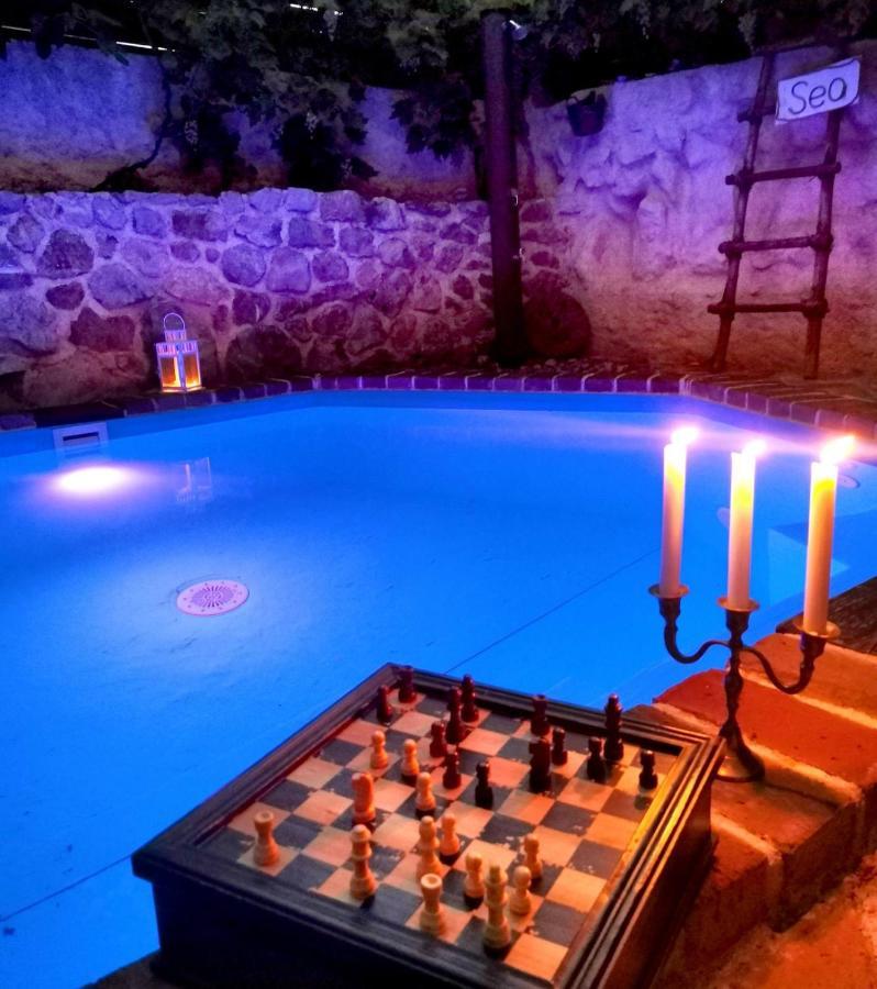 Villa Festina Lente - Cosy & Authentic Villa With Private Heated Pool Dobrinj エクステリア 写真