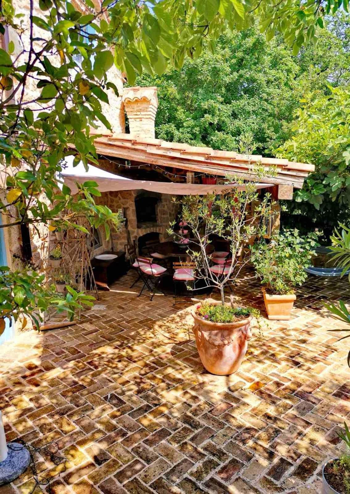 Villa Festina Lente - Cosy & Authentic Villa With Private Heated Pool Dobrinj エクステリア 写真